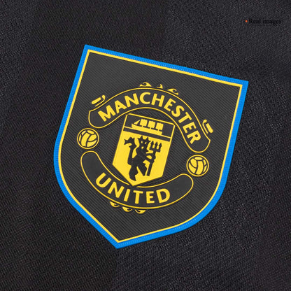 Manchester United třetí fotbalový dres 2025/26 MOUNT #7