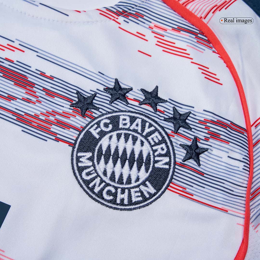 Bayern Mnichov dětská venkovní kompletní sada 2025/26