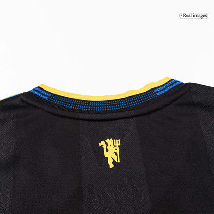 Manchester United třetí fotbalový dres 2025/26 MOUNT #7