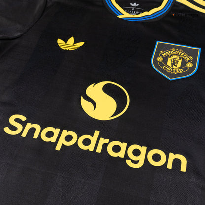 Manchester United třetí fotbalový dres 2025/26 MOUNT #7