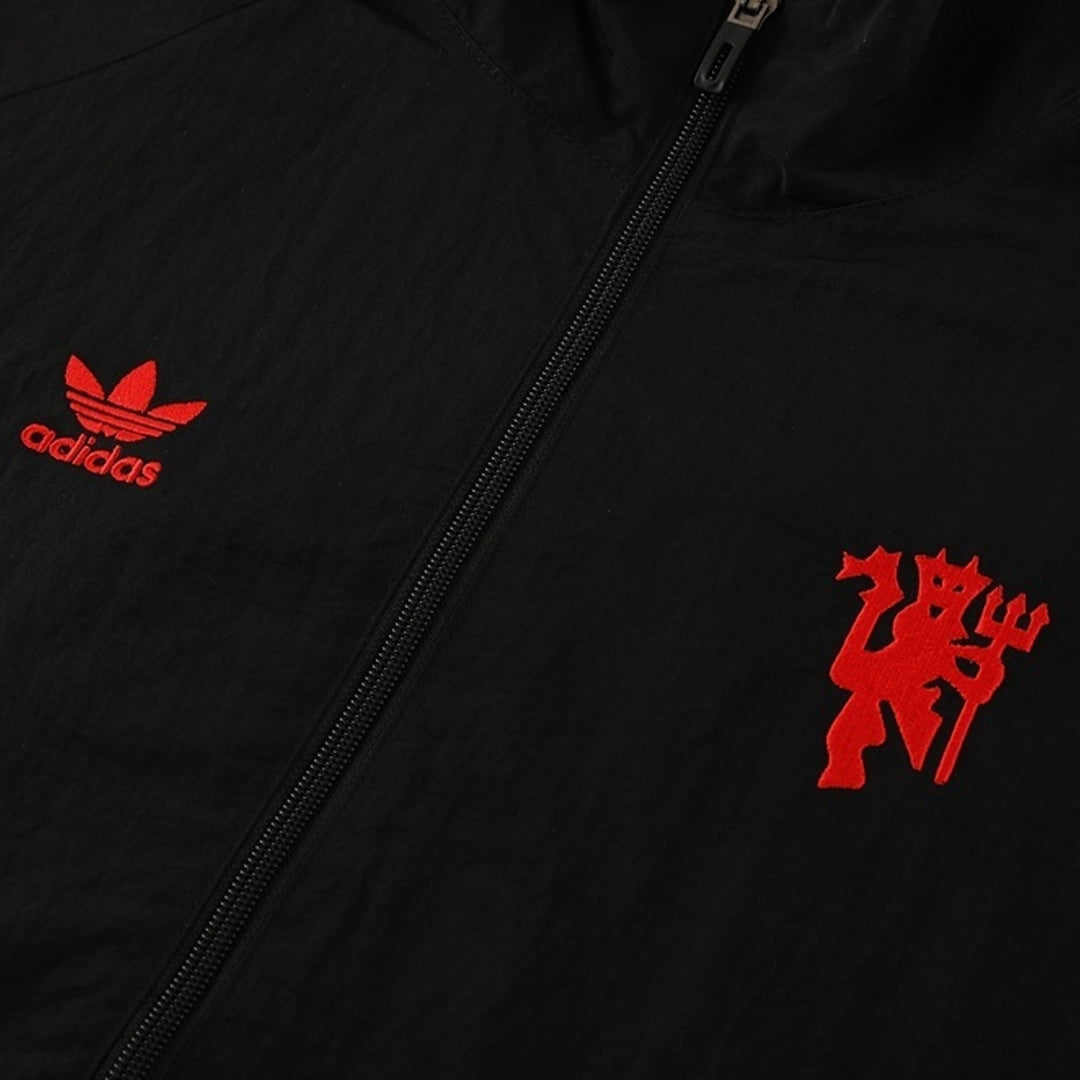 Manchester United větrovka 2025/26 černá